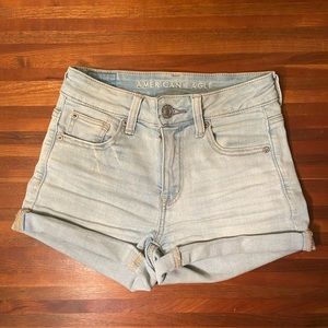 AMERICAN EAGLE LIGHT BLUE SHORTS